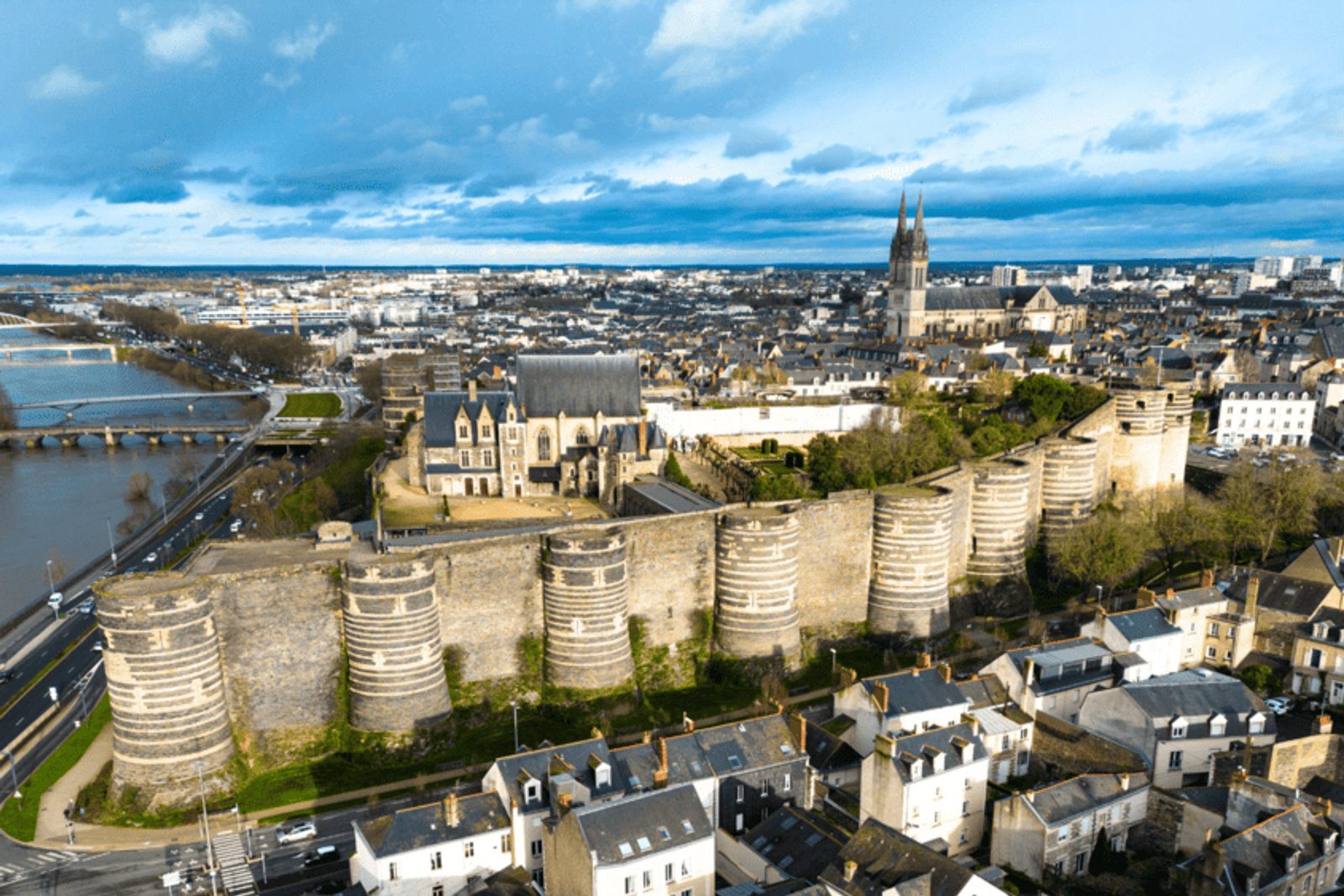 Standiste à Angers